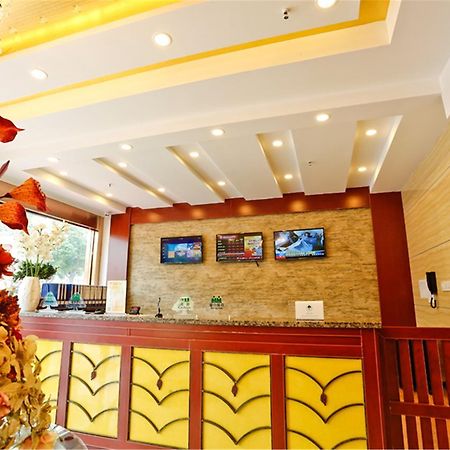 Greentree Alliance Guangxi Hezhou Babu District Lingfeng Square Hotel Exterior photo