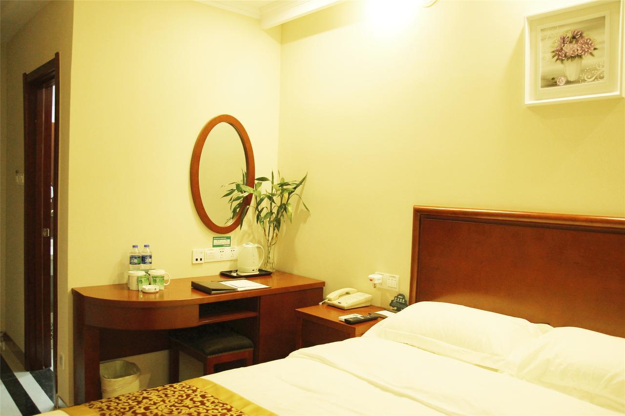 Greentree Alliance Guangxi Hezhou Babu District Lingfeng Square Hotel Exterior photo